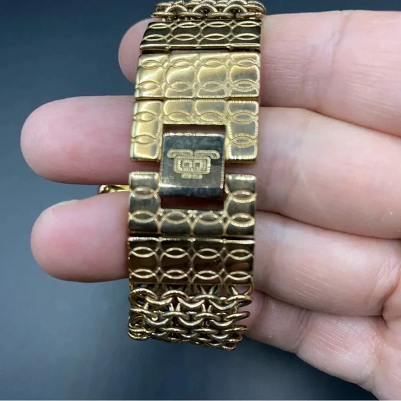 VGT JENNIFER LOPEZ Women's Wristwatch Gold-tone Crystal Base Metal Bezel Dial - Picture 9 of 12